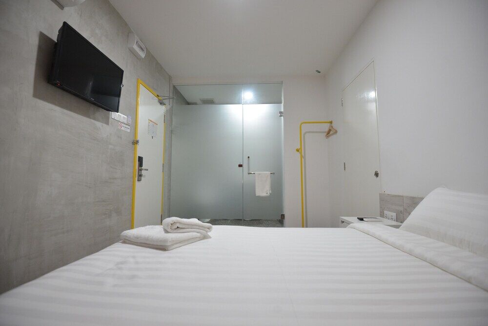 Vrest Hotel Малакка Экстерьер фото
